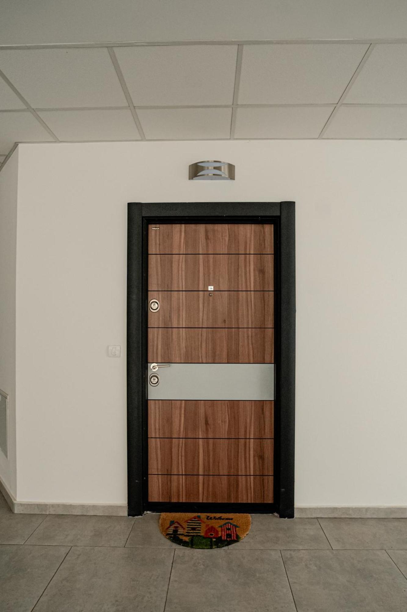 City Center Apartment Охрид Екстериор снимка